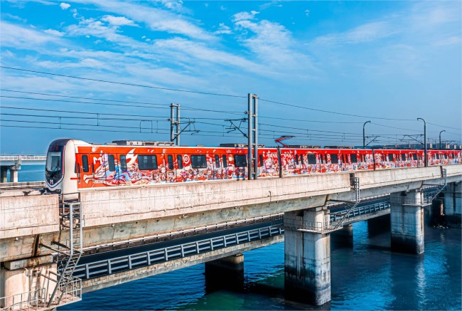 廈門地鐵內(nèi)外包車廣告游戲車身案例圖，廈門地鐵列車廣告價格收費(fèi)