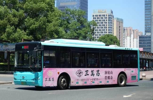 蘇州公交車巴士車身廣告茶葉投放案例，蘇州公交外車身貼廣告價(jià)格