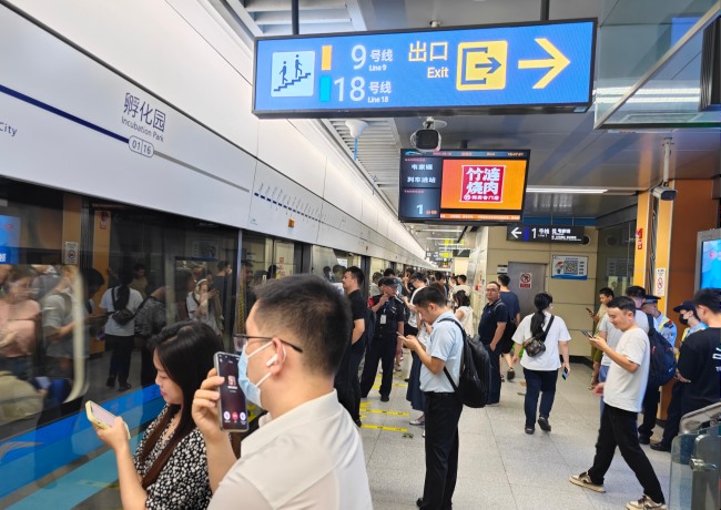 成都地鐵車廂電視小屏站臺(tái)列車廣告，成都地鐵視頻電子屏廣告價(jià)格